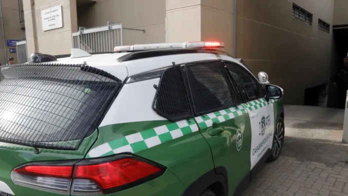 Un anciano de 92 años es arrestado por presunto abuso sexual a su tataranieta. Un anciano de 92 años es arrestado por presunto abuso sexual a su tataranieta.
