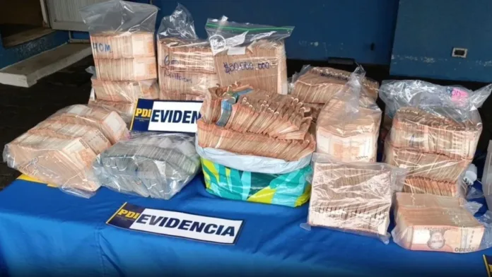 Desarticulan banda narco en Gran Concepción con $1.470 millones en efectivo. Desarticulan banda narco en Gran Concepción con $1.470 millones en efectivo.