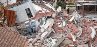 Una madre clama por su hijo desaparecido tras el trágico derrumbe en Argentina.