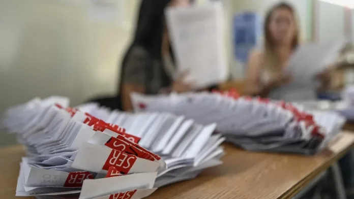Consulta si fuiste elegido vocal de mesa en el Servel para las próximas elecciones.
