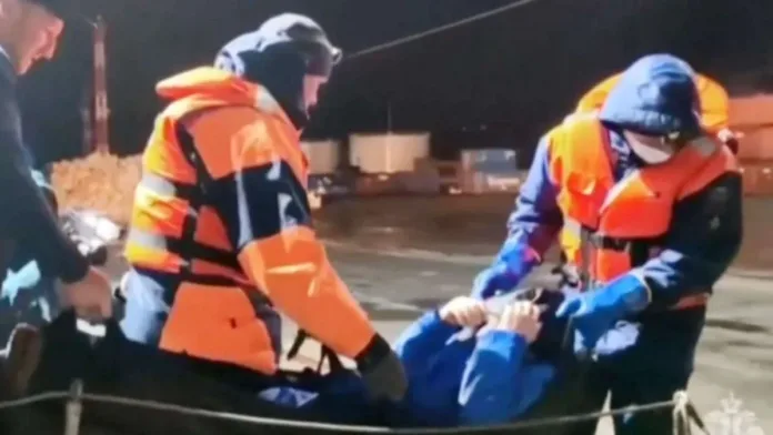 Un hombre narra su desgarradora experiencia tras un naufragio y 67 días a la deriva. Un hombre narra su desgarradora experiencia tras un naufragio y 67 días a la deriva.