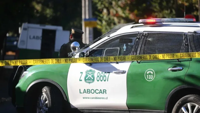 Dos heridos a bala tras amenazar a carabineros en San Bernardo. Dos heridos a bala tras amenazar a carabineros en San Bernardo.