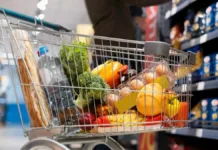 Supermercados abrirán con horarios especiales por el feriado del 12 de octubre.