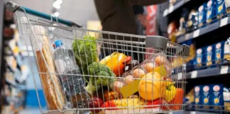 Supermercados abrirán con horarios especiales por el feriado del 12 de octubre.