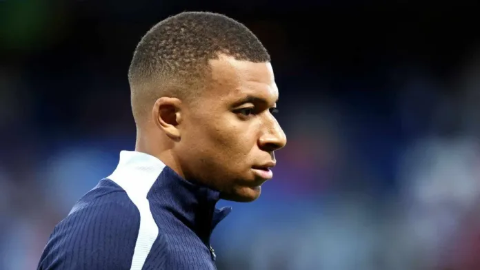 Mbappé anuncia acciones legales por calumnias tras acusaciones en Suecia. Mbappé anuncia acciones legales por calumnias tras acusaciones en Suecia.