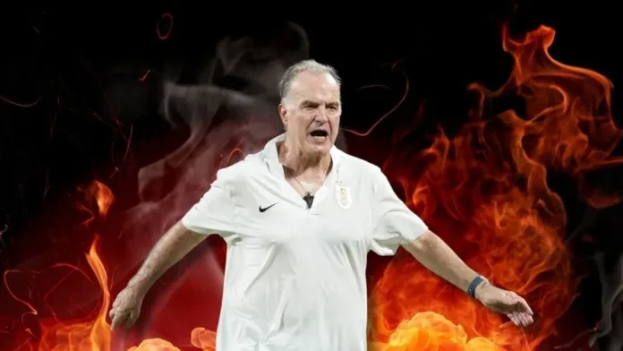 Luis Suárez y otros ex jugadores critican a Marcelo Bielsa tras su gestión. Luis Suárez y otros ex jugadores critican a Marcelo Bielsa tras su gestión.