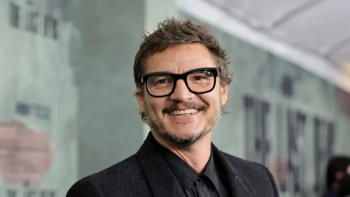 Sarah Paulson revela cómo ha cambiado Pedro Pascal desde su ascenso a la fama.