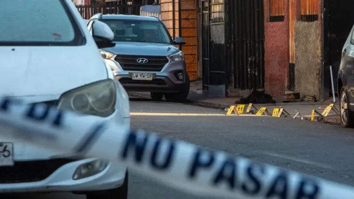 Tiroteo en Lo Prado: cuatro muertos tras ataque a un cité. Tiroteo en Lo Prado: cuatro muertos tras ataque a un cité.