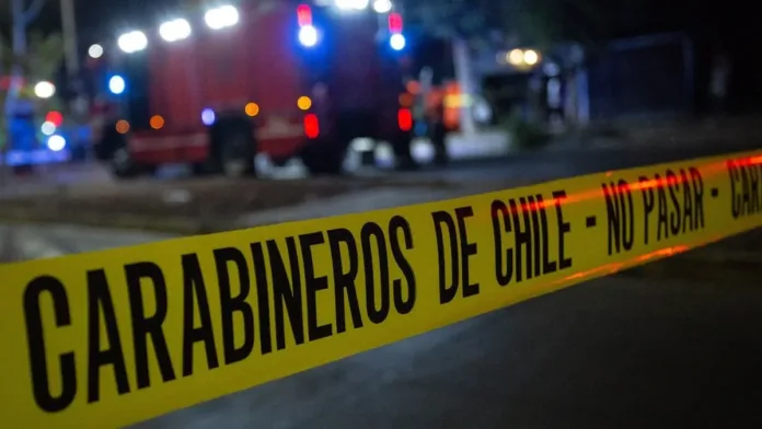 Insólito: hombre huye por techos y cae sobre un bebé de 29 días en un impactante incidente. Insólito: hombre huye por techos y cae sobre un bebé de 29 días en un impactante incidente.