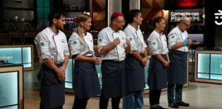 Accidente en "Top Chef Vip": participante se detiene tras sufrir un corte.