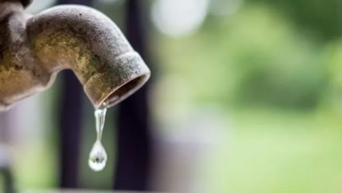 Aguas Andinas informa sobre corte de agua en 6 comunas de la región Metropolitana. Aguas Andinas informa sobre corte de agua en 6 comunas de la región Metropolitana.