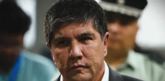 Manuel Monsalve renuncia tras acusaciones de abuso sexual en su contra.