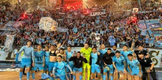 Deportes Iquique celebra su clasificación a la Copa Libertadores con orgullo y pasión.