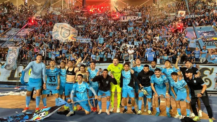 Deportes Iquique celebra su clasificación a la Copa Libertadores con orgullo y pasión. Deportes Iquique celebra su clasificación a la Copa Libertadores con orgullo y pasión.