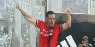 Esteban Paredes celebra el título de Colo Colo y advierte sobre sanciones a Barroso.