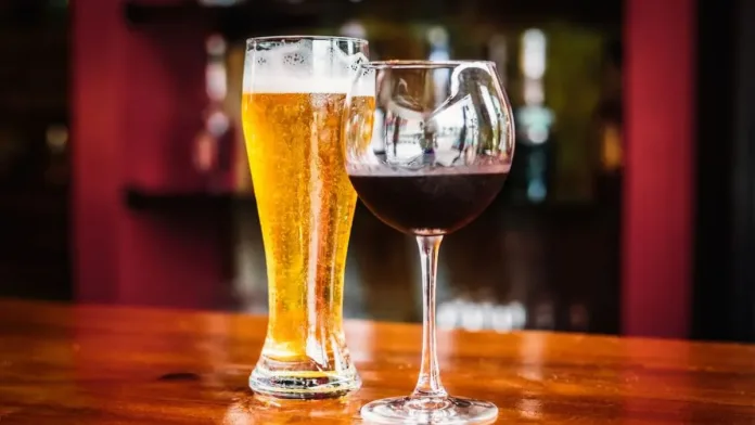 Descubre qué bebida es más saludable: vino o cerveza Descubre qué bebida es más saludable: vino o cerveza