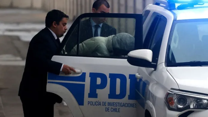 Siete detenidos por robo de madera en Biobío: ganancias de $13 mil millones. Siete detenidos por robo de madera en Biobío: ganancias de $13 mil millones.