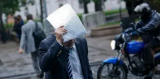 Intermitentes lluvias afectan a varias comunas de la Región Metropolitana.