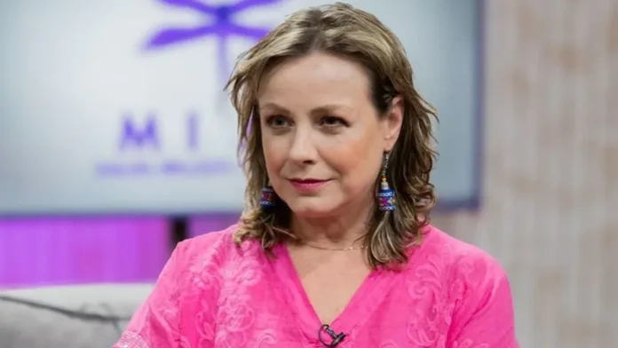 Claudia Conserva llega a votar en silla de ruedas Claudia Conserva llega a votar en silla de ruedas