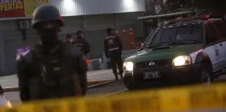 Millonario robo en mall chino de Talagante: dueños y clientes retenidos.