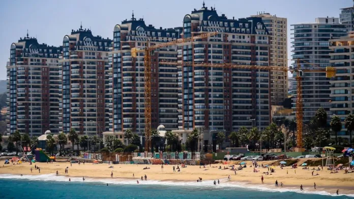 Descubre el sueldo necesario para adquirir un departamento en la playa en Chile. Descubre el sueldo necesario para adquirir un departamento en la playa en Chile.