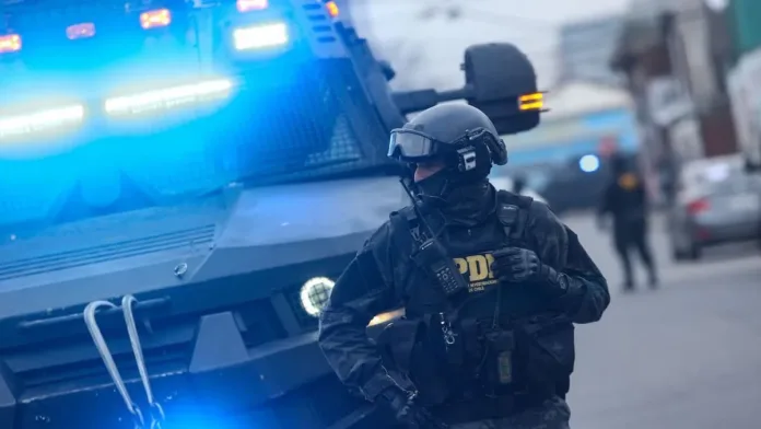 PDI desarticula banda de robos con intimidación en San Bernardo: incautación revelada. PDI desarticula banda de robos con intimidación en San Bernardo: incautación revelada.