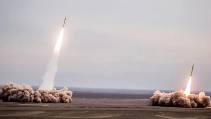 El Ministro de Defensa israelí afirma que Irán es más vulnerable a un ataque nuclear. El Ministro de Defensa israelí afirma que Irán es más vulnerable a un ataque nuclear.