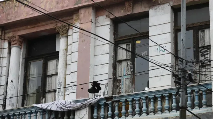 Viviendas abandonadas en Puerto Montt: un desafío para la seguridad comunal. Viviendas abandonadas en Puerto Montt: un desafío para la seguridad comunal.