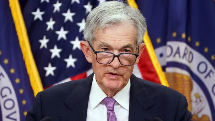 La Fed reduce tipos y Powell reafirma su compromiso ante presiones políticas. La Fed reduce tipos y Powell reafirma su compromiso ante presiones políticas.