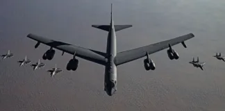 EEUU refuerza su presencia militar en Medio Oriente en apoyo a Israel.