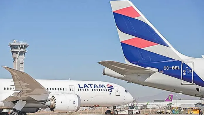 Latam Airlines alcanza utilidades de US$ 301 millones en el tercer trimestre. Latam Airlines alcanza utilidades de US$ 301 millones en el tercer trimestre.