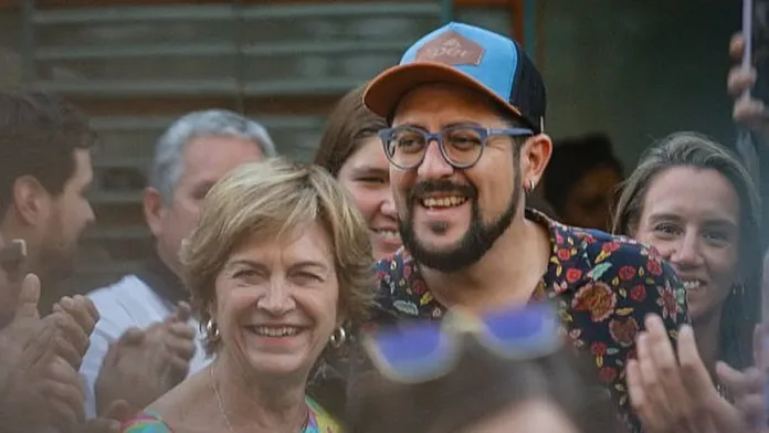 Matthei destaca la victoria de Pancho Orrego como una notable hazaña electoral. Matthei destaca la victoria de Pancho Orrego como una notable hazaña electoral.
