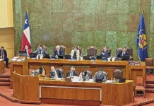 Debate en el Congreso sobre cambios al impuesto a la renta y recaudación fiscal.