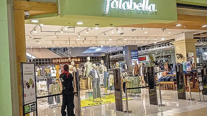 Falabella avanza en su recuperación con ingresos en alza y deuda controlada. Falabella avanza en su recuperación con ingresos en alza y deuda controlada.
