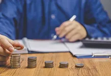 Chile lidera la OCDE en reducción de tributación como % del PIB en 2023.