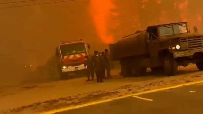 Evacuación en Chile por incendio forestal descontrolado en el centro del país. Evacuación en Chile por incendio forestal descontrolado en el centro del país.