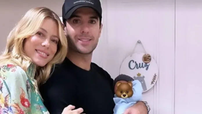 Manu Urcera reflexiona sobre el automovilismo y su familia junto a Nicole Neumann. Manu Urcera reflexiona sobre el automovilismo y su familia junto a Nicole Neumann.
