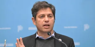 Axel Kicillof celebra la proclamación de Cristina Kirchner al frente del PJ.