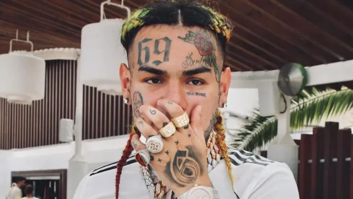 6ix9ine alcanza un nuevo acuerdo judicial para cerrar su caso y evitar más prisión. 6ix9ine alcanza un nuevo acuerdo judicial para cerrar su caso y evitar más prisión.