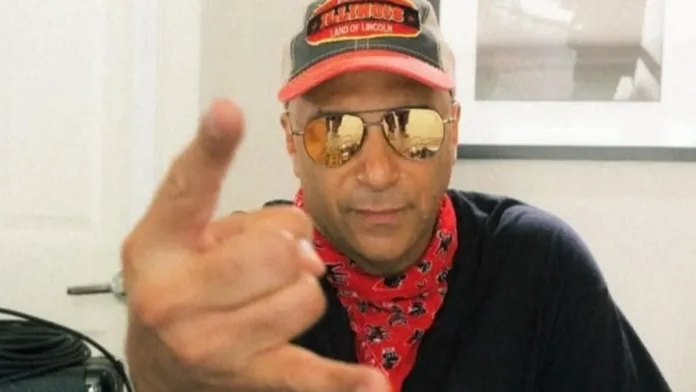 Tom Morello anima a votar: "El cambio depende de ti Tom Morello anima a votar: "El cambio depende de ti