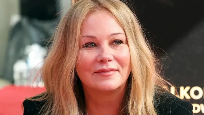 Christina Applegate habla sobre el empeoramiento de su esclerosis múltiple. Christina Applegate habla sobre el empeoramiento de su esclerosis múltiple.