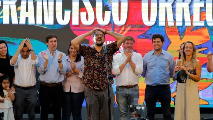 Francisco Orrego acepta su derrota: "La guayabera llegó para quedarse". Francisco Orrego acepta su derrota: "La guayabera llegó para quedarse".