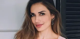 Carola de Moras denuncia actitudes sexistas en un canal de televisión.