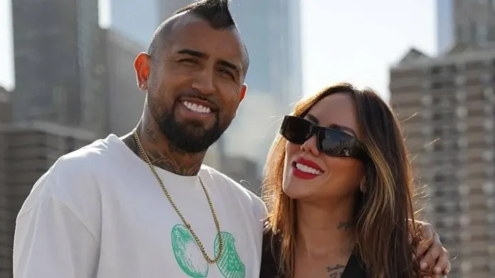 Sonia Isaza desata su furia por la polémica con Arturo Vidal. Sonia Isaza desata su furia por la polémica con Arturo Vidal.