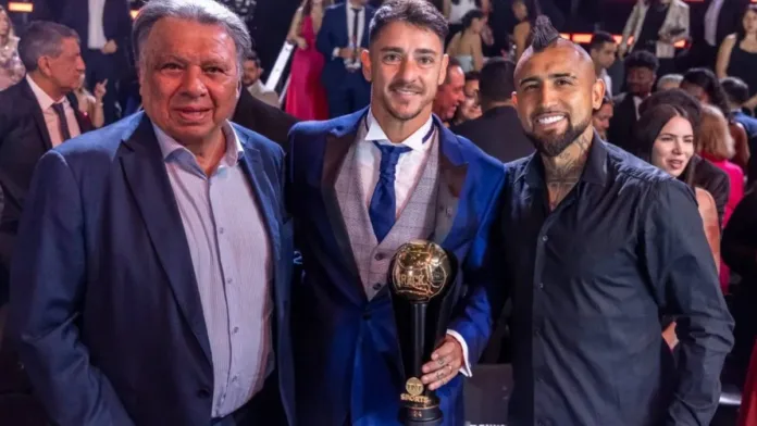 Fernando Zampedri recibe el apoyo de Arturo Vidal para unirse a la Roja. Fernando Zampedri recibe el apoyo de Arturo Vidal para unirse a la Roja.