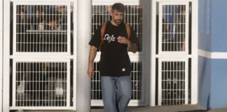 Jorge Valdivia sale de la cárcel de Rancagua: un momento impactante.