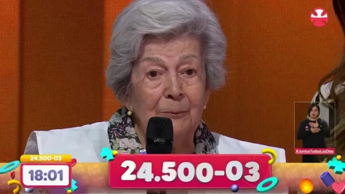 La emotiva historia de una abuelita de 95 años en el Teletón. La emotiva historia de una abuelita de 95 años en el Teletón.