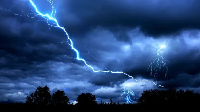 Aviso de tormentas eléctricas en siete regiones del país. Mantente informado. Aviso de tormentas eléctricas en siete regiones del país. Mantente informado.