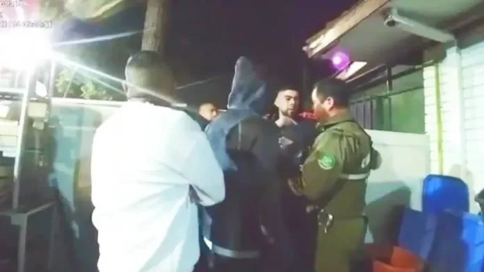 Tenso enfrentamiento entre Arturo Vidal y Carabineros en control de identidad. Tenso enfrentamiento entre Arturo Vidal y Carabineros en control de identidad.