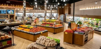 Cencosud expande su presencia en EE. UU. con dos nuevos supermercados.